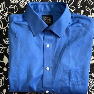 (412)NWOT Mens long sleeve dress shirt by Jos A Bank. Royal blue. Size 15 1/2-32